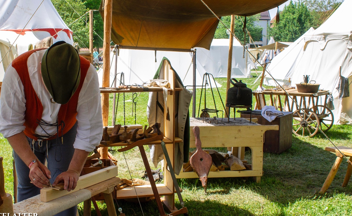 <p>Viele Handwerker zeigen Ihnen ihr Tagwerk in der Zeitreise</p>

