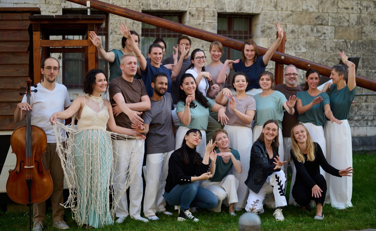 <p>Die Projektgruppe „Im Fluss“ 2025<br />
(Fotograf: Matthias Müller) </p>
